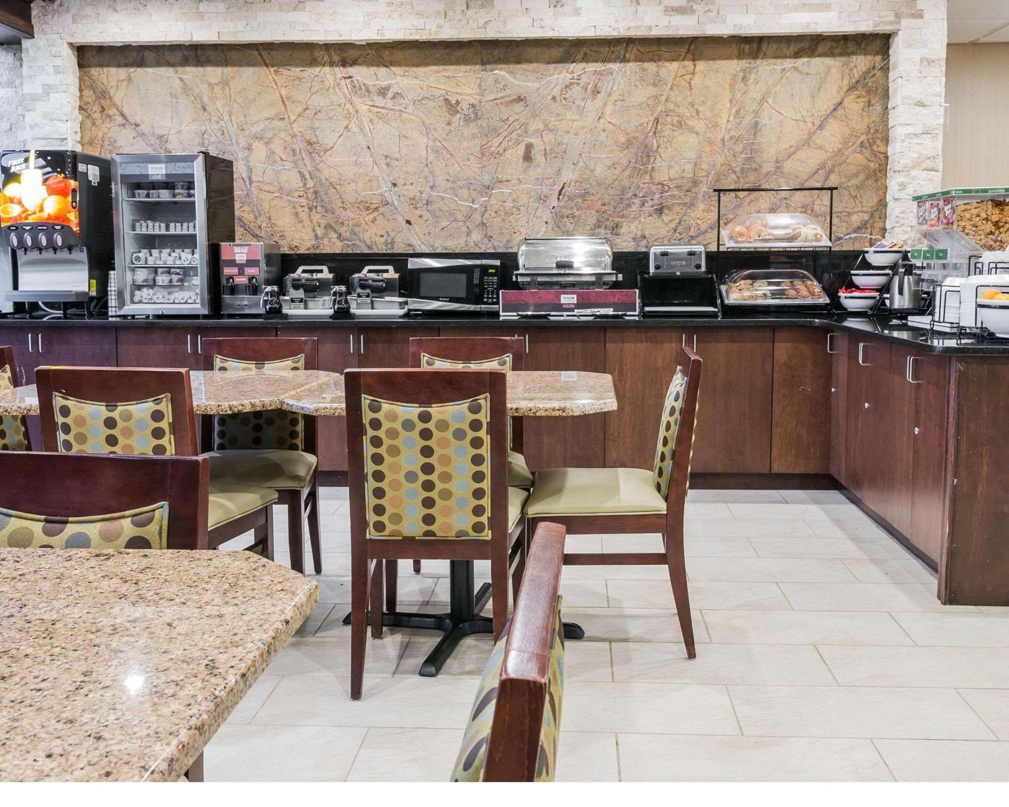 Comfort Inn Metro Airport Ромулус Экстерьер фото