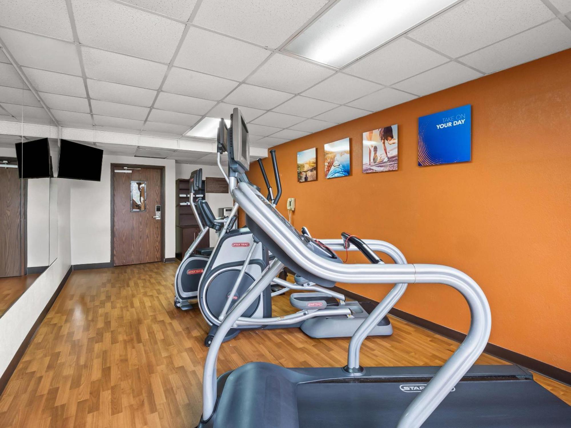 Comfort Inn Metro Airport Ромулус Экстерьер фото